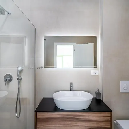 Seaview Blue Lagoon With Private Pool, Jacuzzi, Media Room, 6 Bedrooms, 70m Villa Pisak