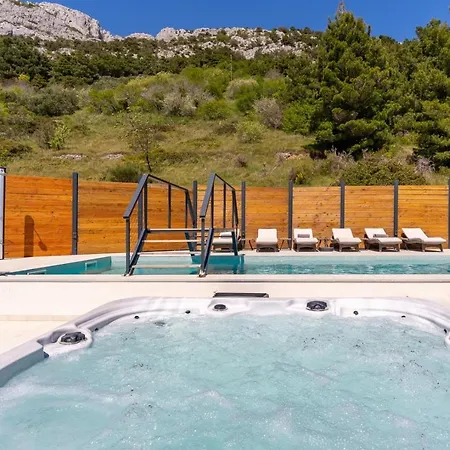 Seaview Blue Lagoon With Private Pool, Jacuzzi, Media Room, 6 Bedrooms, 70m *