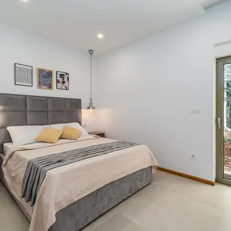 Villa Seaview Blue Lagoon With Private Pool, Jacuzzi, Media Room, 6 Bedrooms, 70m