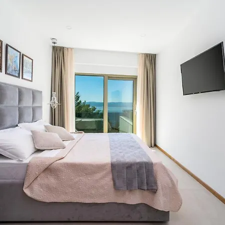Seaview Blue Lagoon With Private Pool, Jacuzzi, Media Room, 6 Bedrooms, 70m
